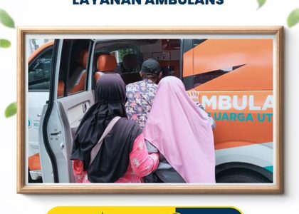 Ambulans ULAZ MKU Fastabiq Pati Antarkan Warga Periksa ke RS Karyadi Semarang